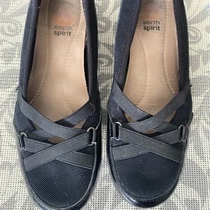 Women’s Earth Spirit Shoes (6.5)